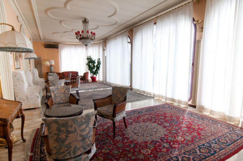 Grand Hotel De Londres Сан Ремо Екстериор снимка